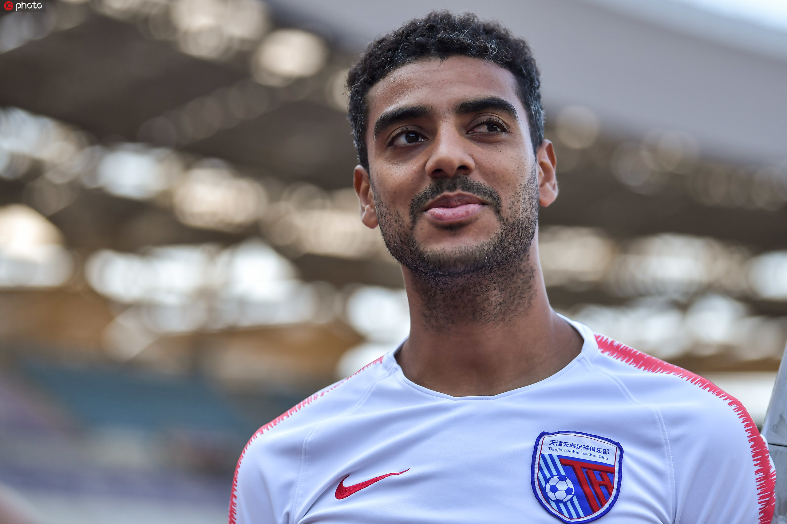 星空体育app-古翁带领球队备战联赛，全队士气高昂的简单介绍