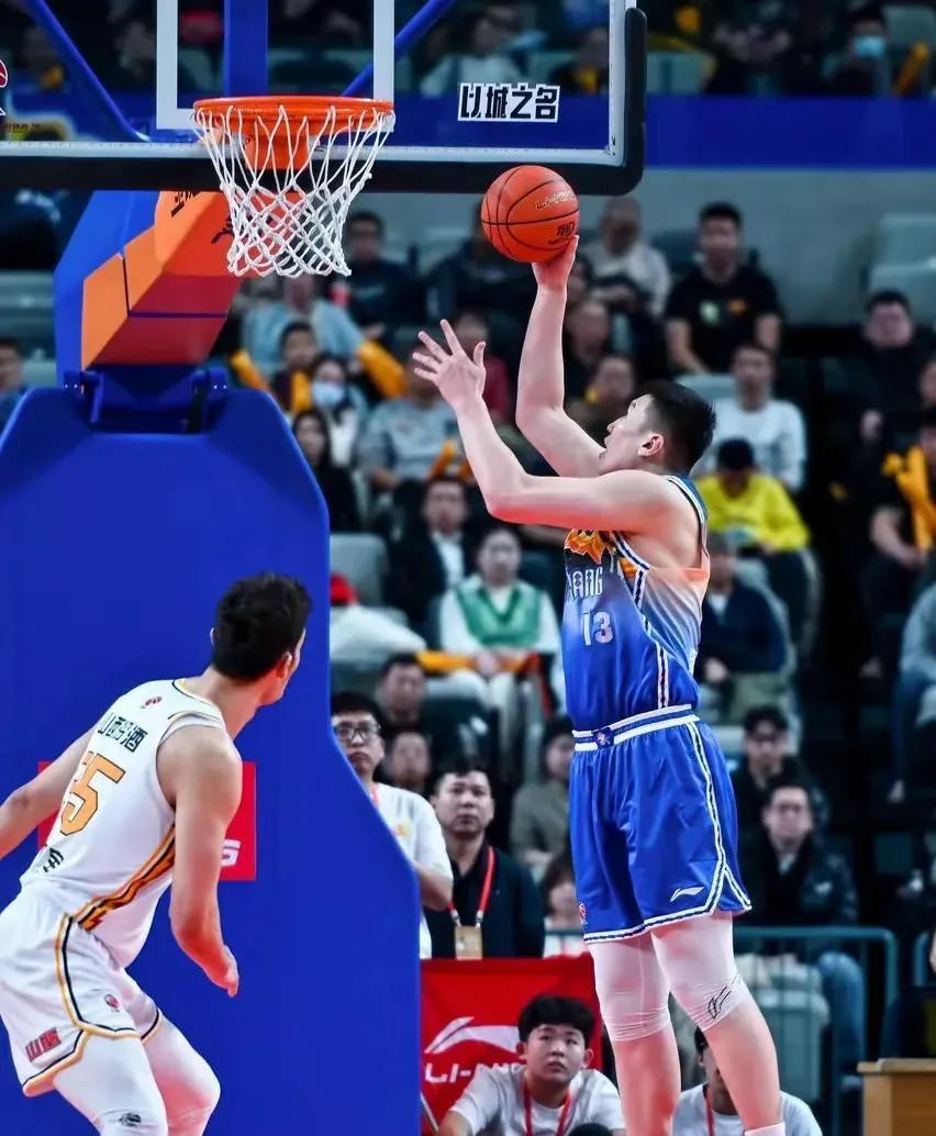 包含新疆男篮保持不败战绩,继续领跑积分榜的词条 包含新疆男篮保持不败战绩,继续领跑积分榜的词条