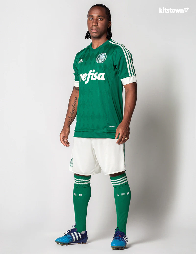 帕尔梅拉斯防线稳固，力拼河床全力拿分