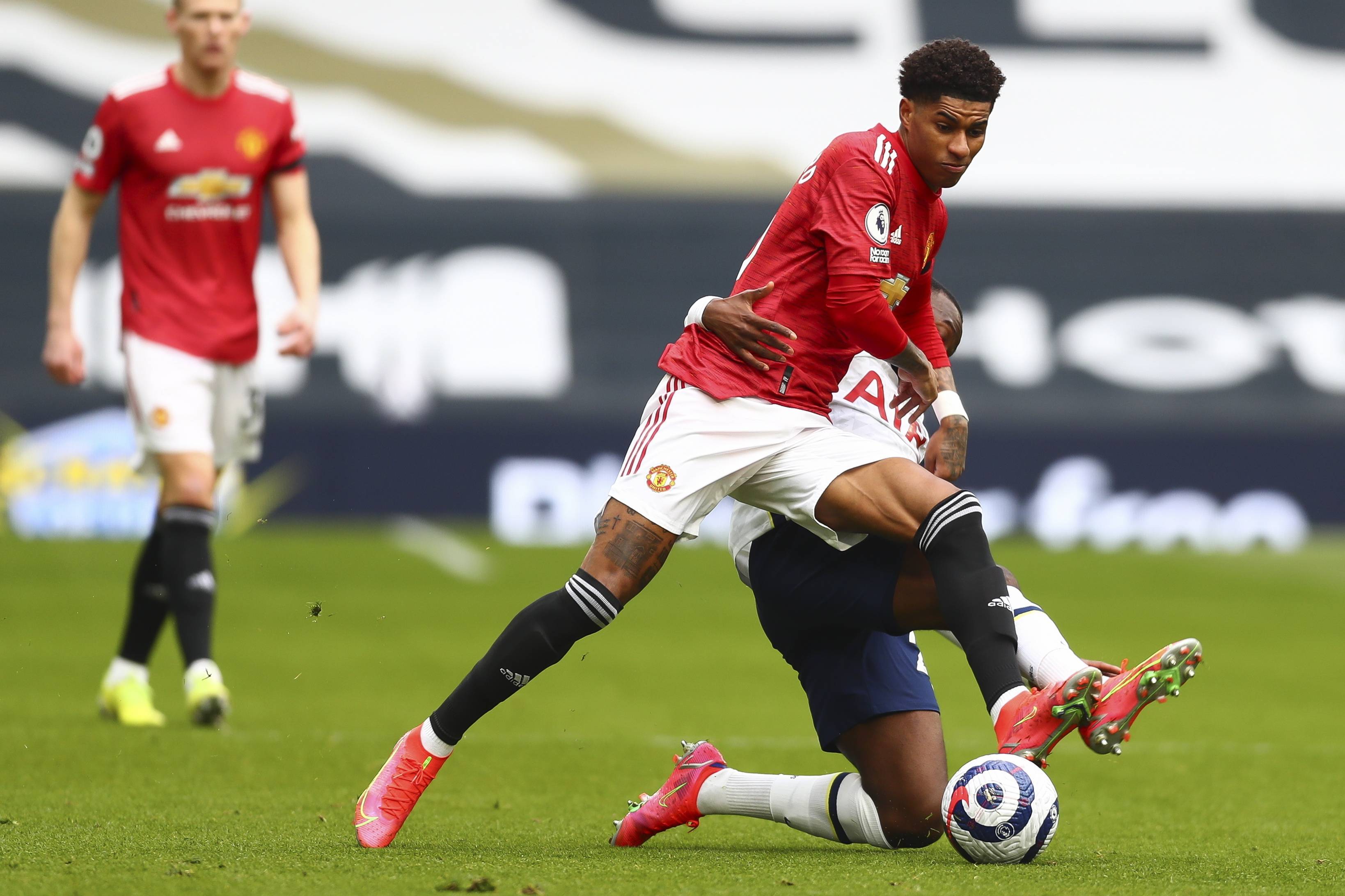 星空体育投注-蒙特雷核心球员体能恢复，备战曼联