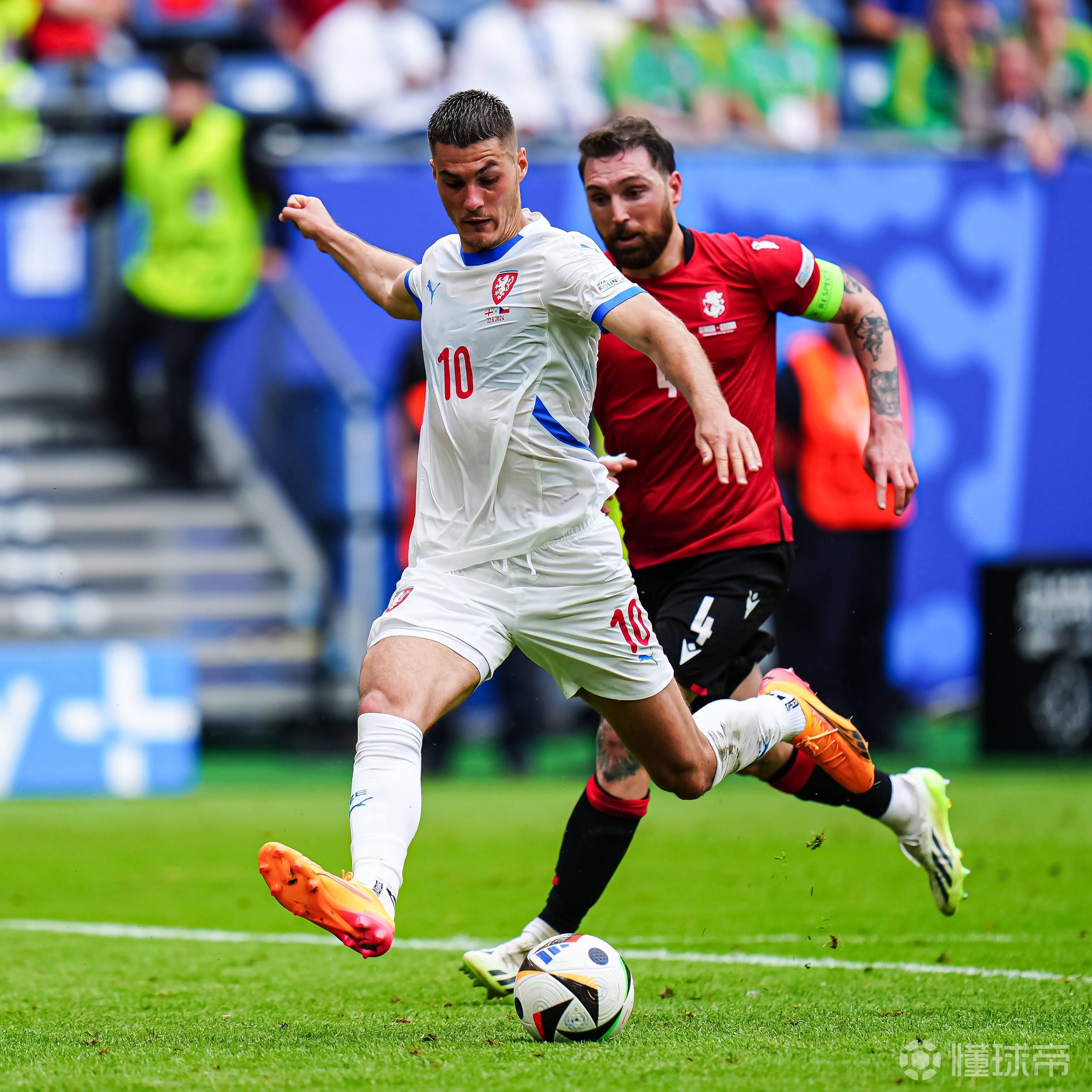 捷克队逆袭智利,欧洲杯预选赛更加激烈 捷克队逆袭智利,欧洲杯预选赛更加激烈