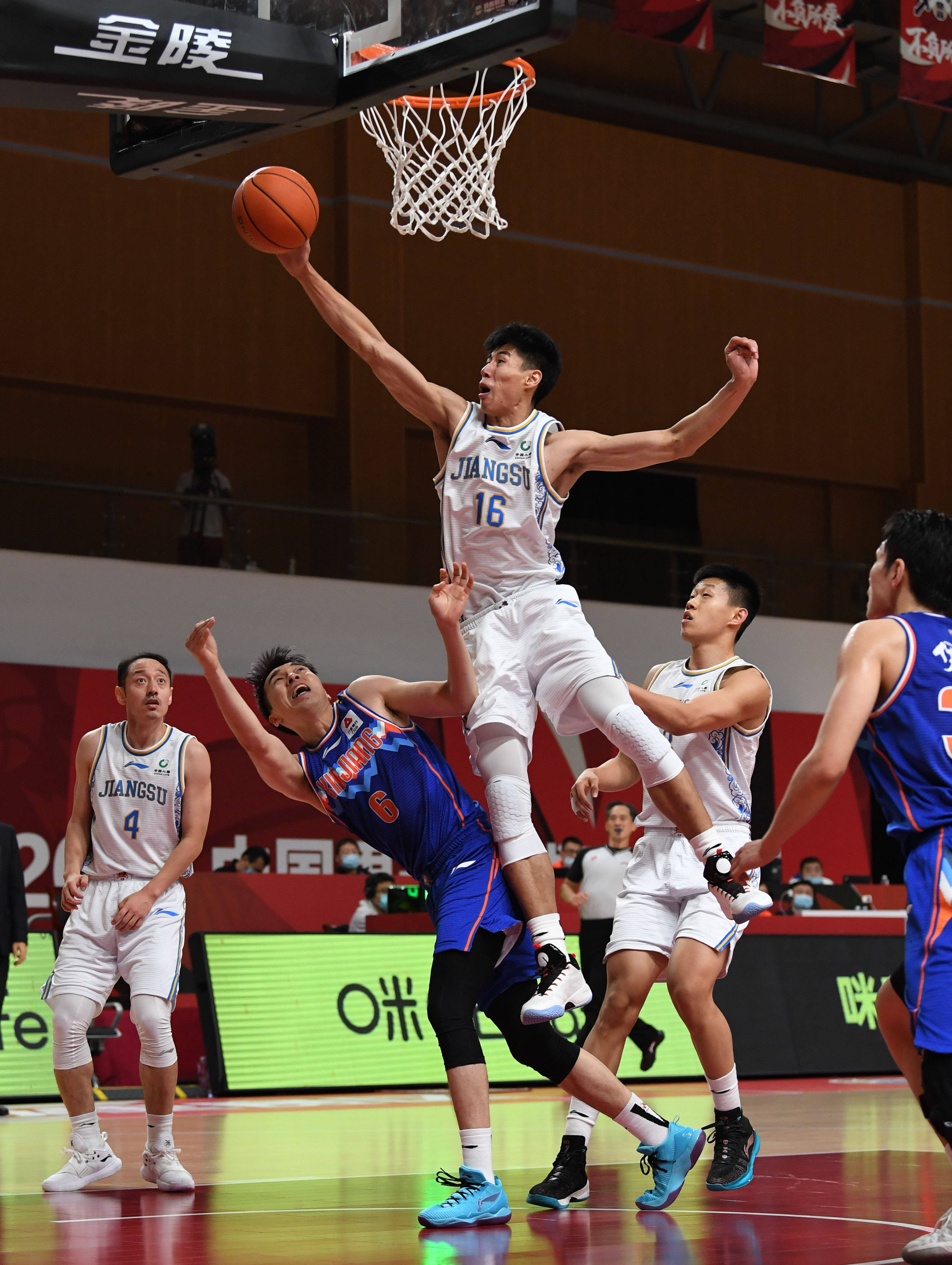 包含黑龙江男篮球员面对比赛,信心十足的词条 包含黑龙江男篮球员面对比赛,信心十足的词条