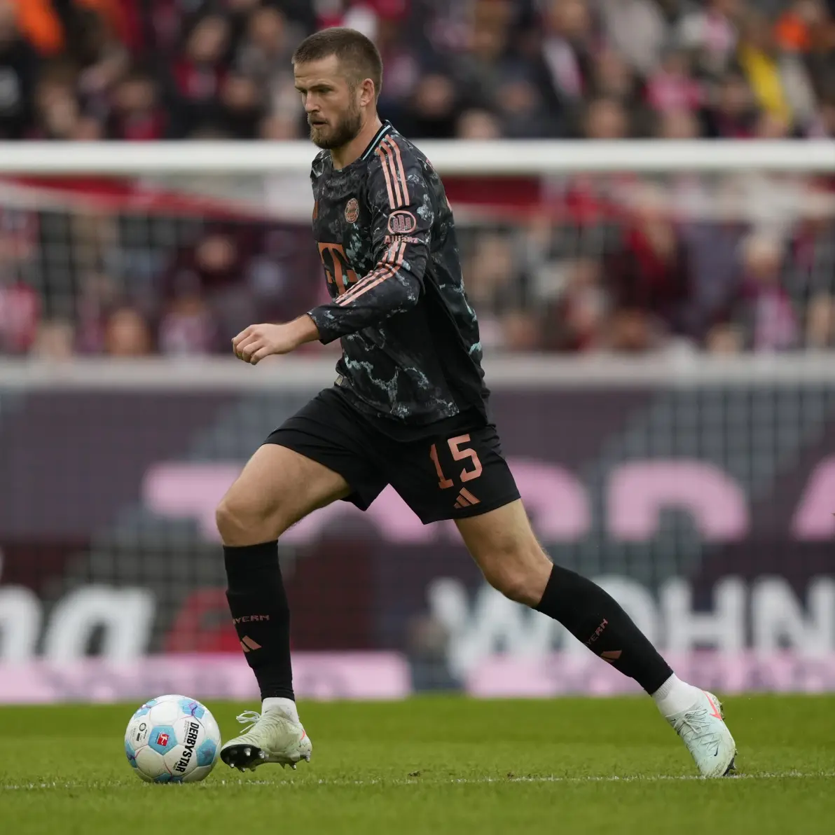 星空体育电竞-弗赖堡主场告捷，德甲中游球队崭露头角的简单介绍