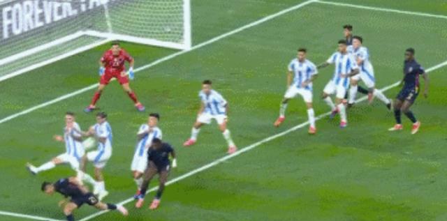 紧张对决：巴西和阿根廷足球队点球大战博弈的简单介绍