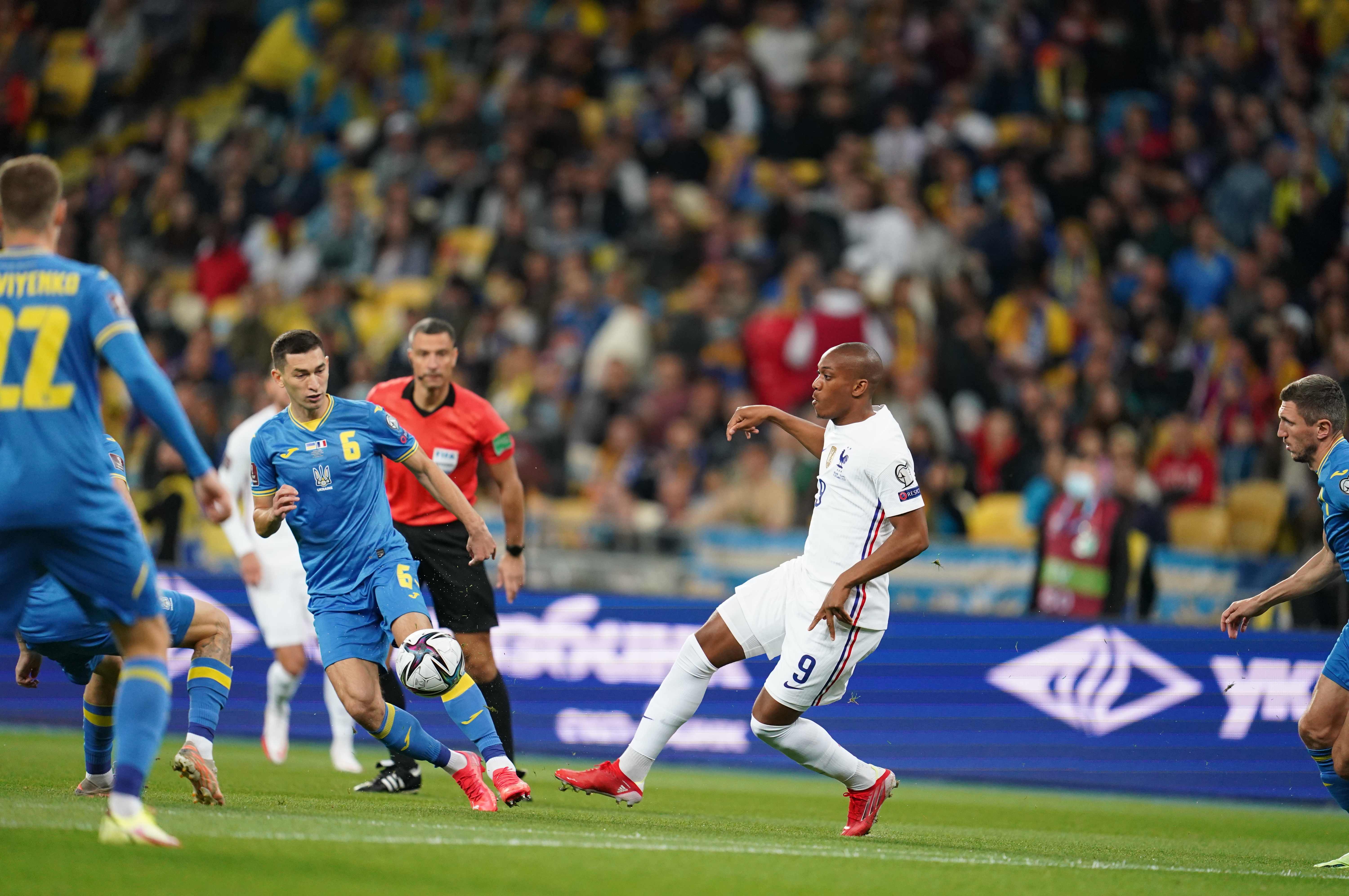 星空体育注册-马夏尔伤愈归来，曼联欧冠决战殊途同归的简单介绍