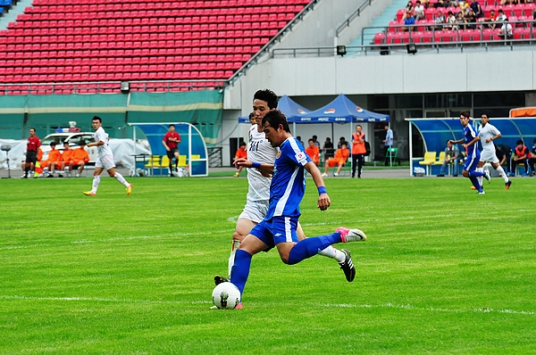 哈尔滨毅腾队员在比赛中展现出技术优势的简单介绍