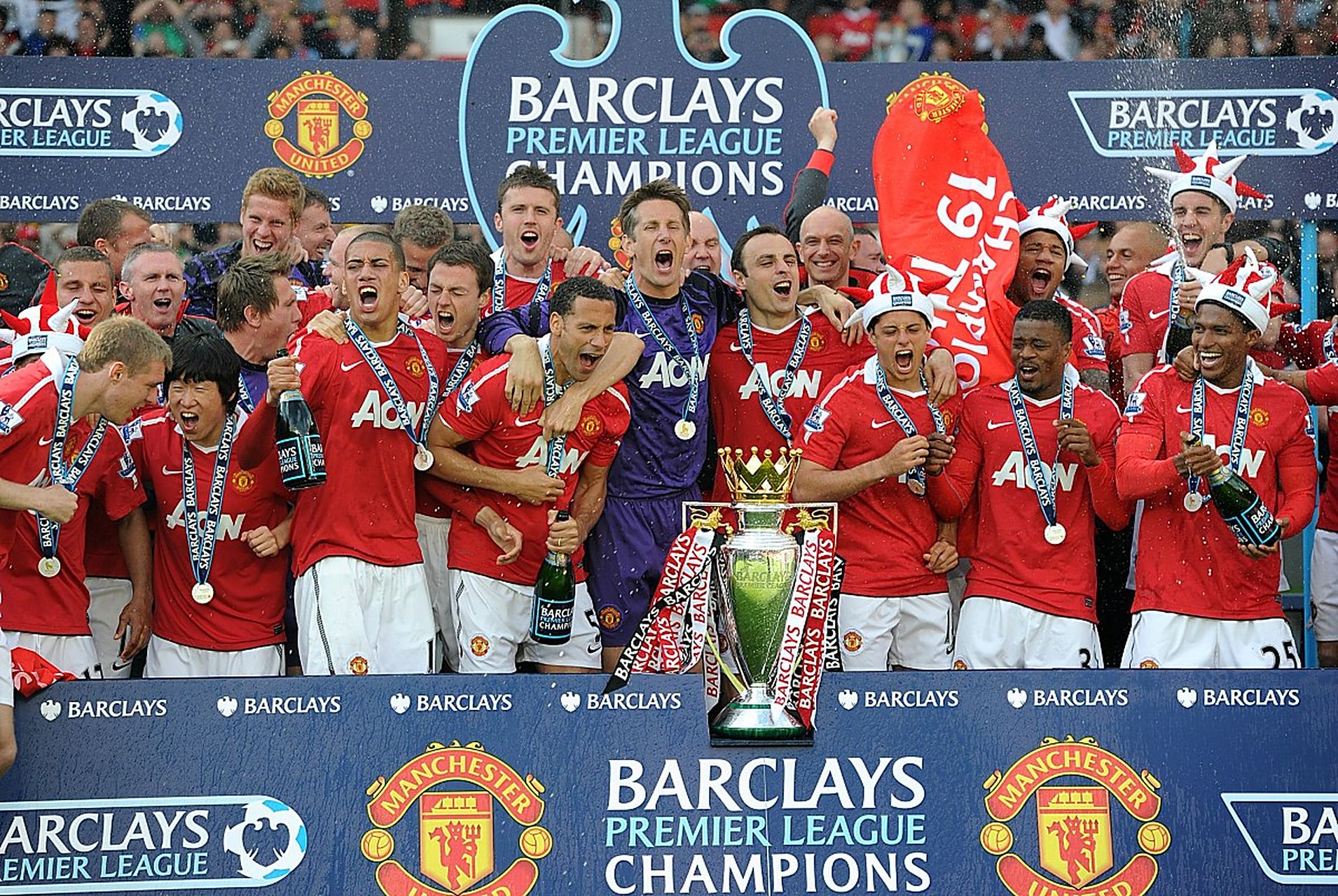 星空体育直播-曼联雄视榜首，争夺英超冠军宝座