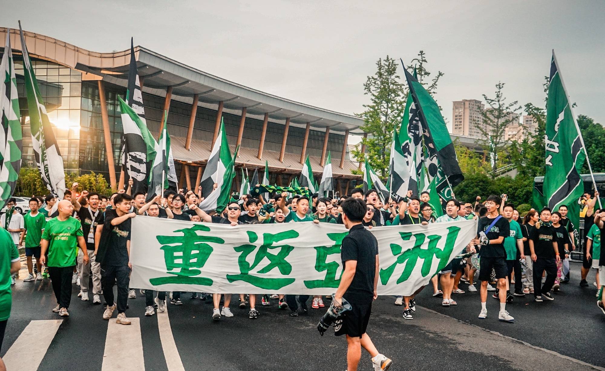 关于卫冕冠军，西藏长安无敌队坚持决战亚冠巅峰的信息