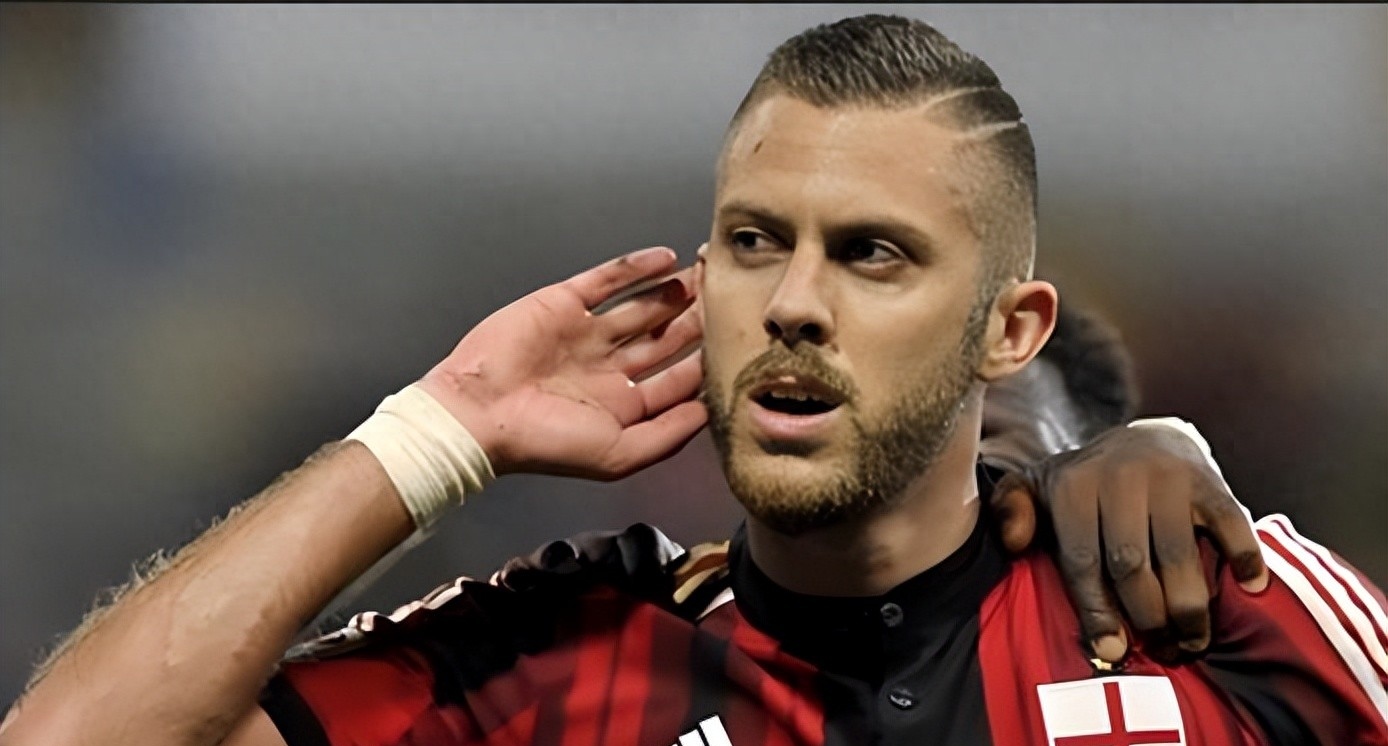 AC米兰签约一位年轻有潜力的前锋