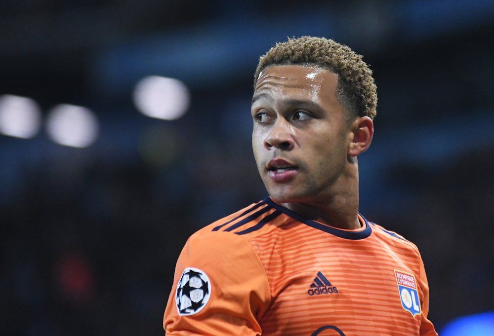 星空体育地址-伊蒂哈德球场遭遇暴雨，比赛取消