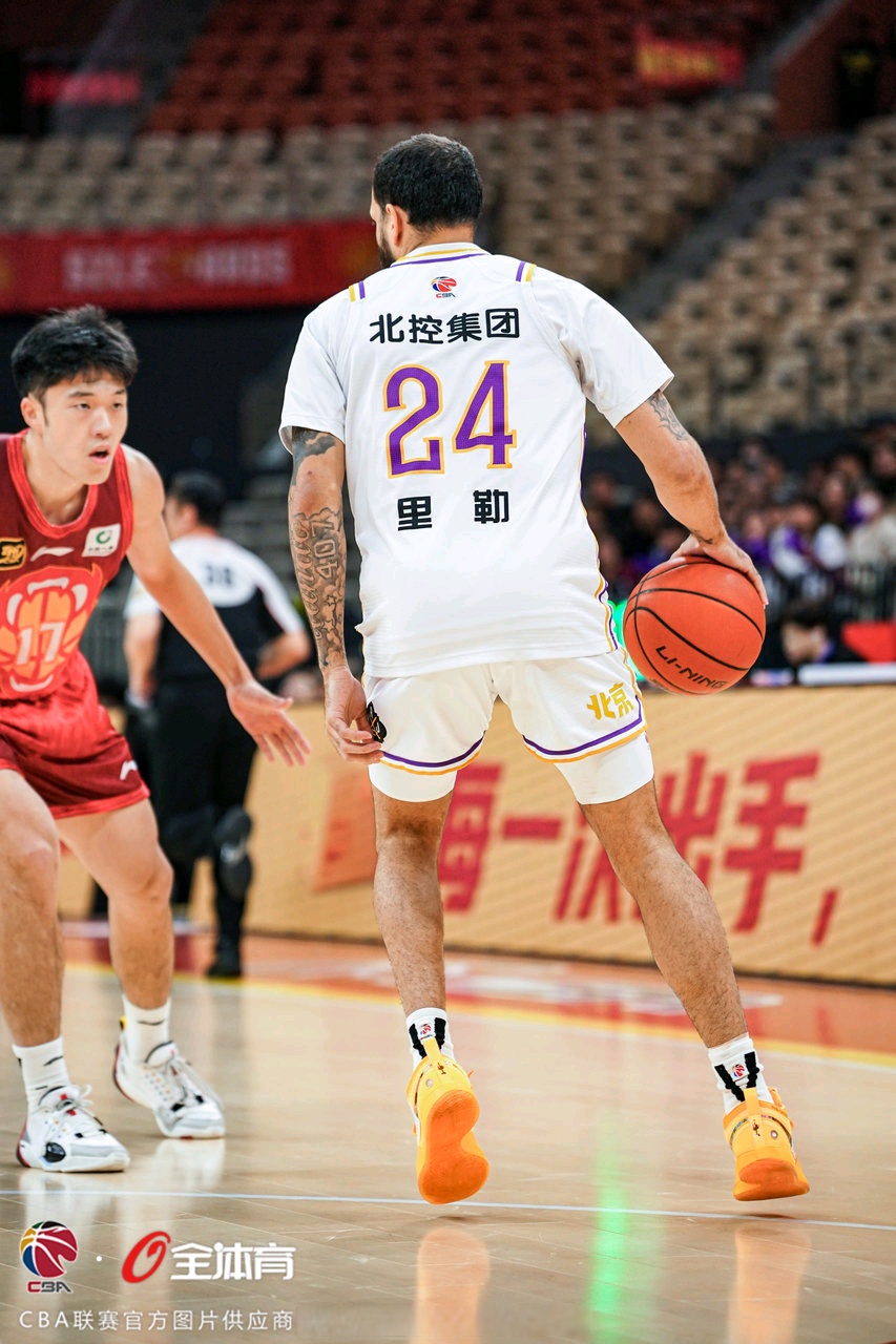 星空体育地址-深圳男篮负于青岛队，失去连胜