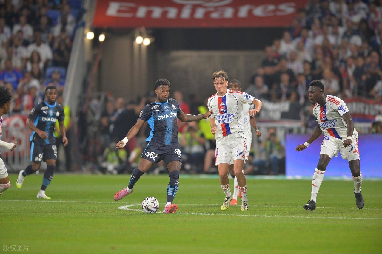 洛里昂队在客场比赛中大获全胜 洛里昂队在客场比赛中大获全胜