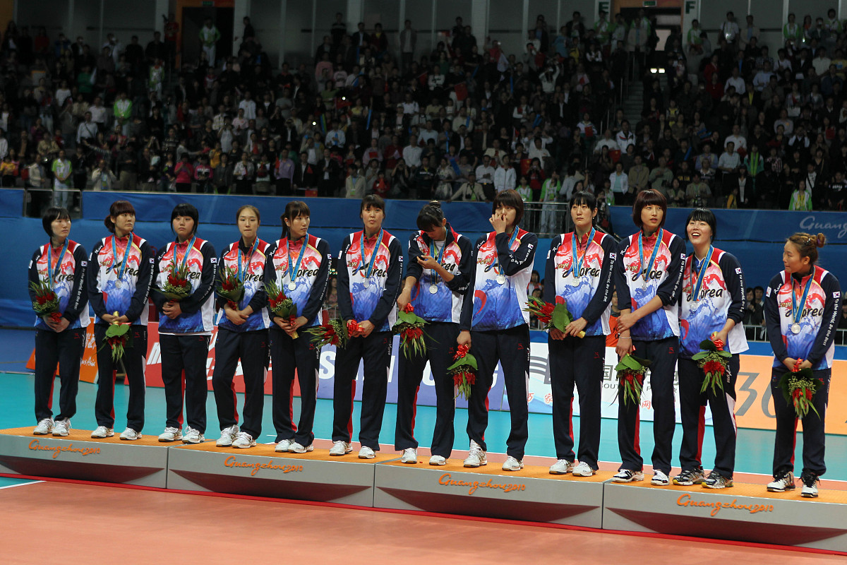 包含全球各地体育赛事汇聚一堂，赛场霸主将现身的词条