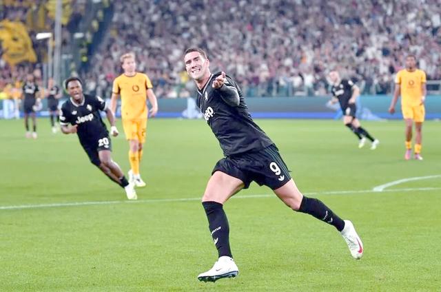 尤文图斯主场击败维罗纳,稳固领先优势 尤文图斯主场击败维罗纳,稳固领先优势