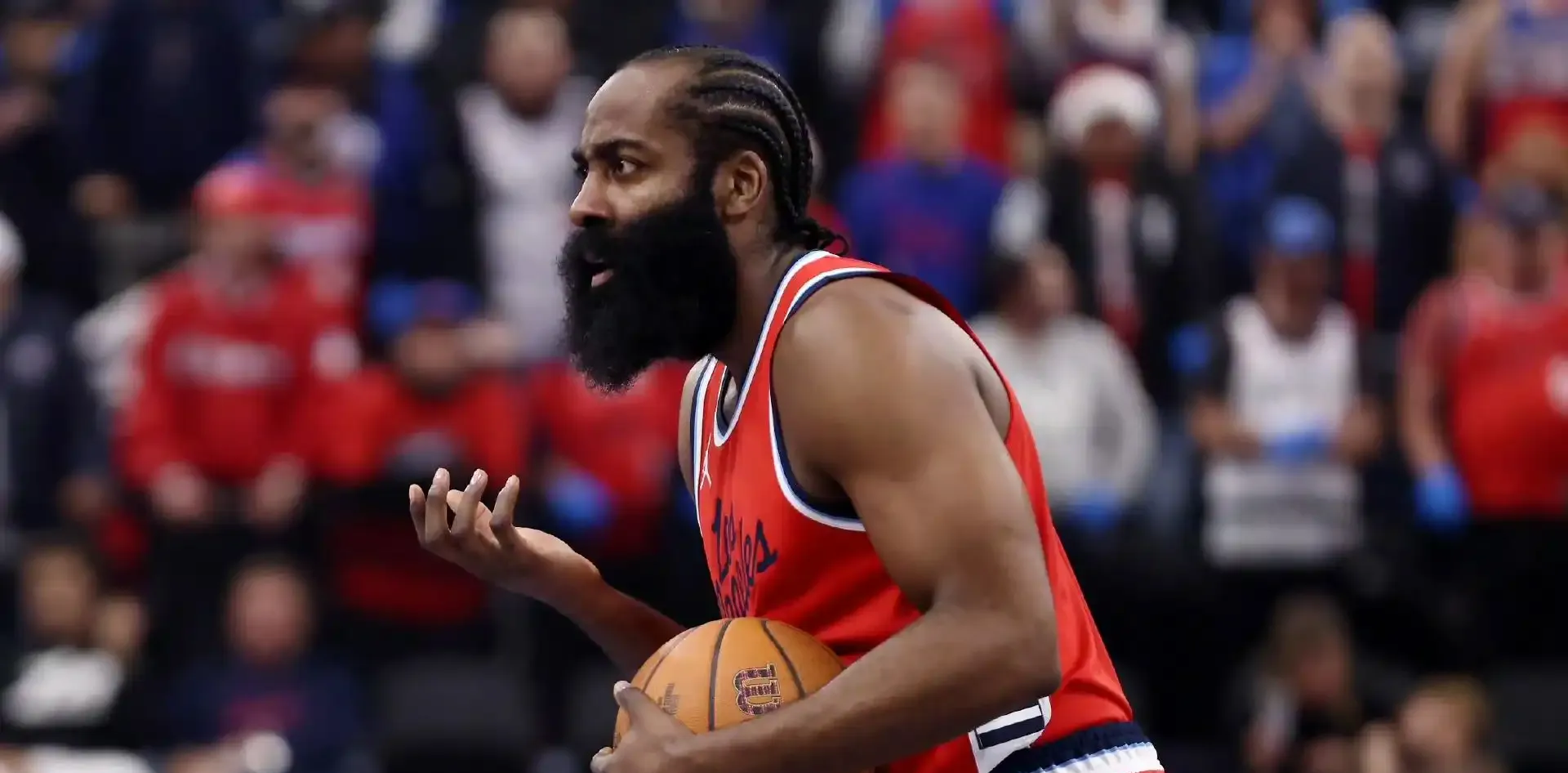 包含快船队主教练因私事缺席下场比赛的词条