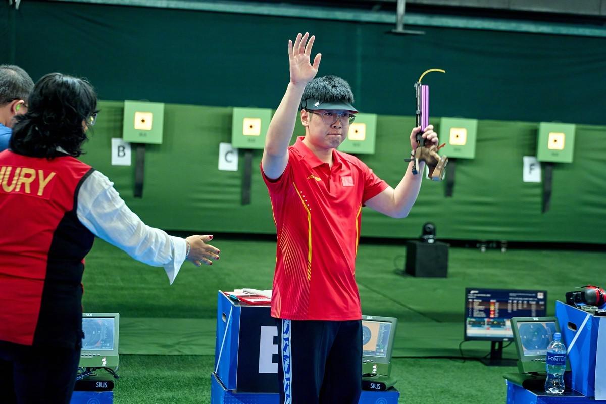 墨西哥选手在射击项目中勇夺金牌