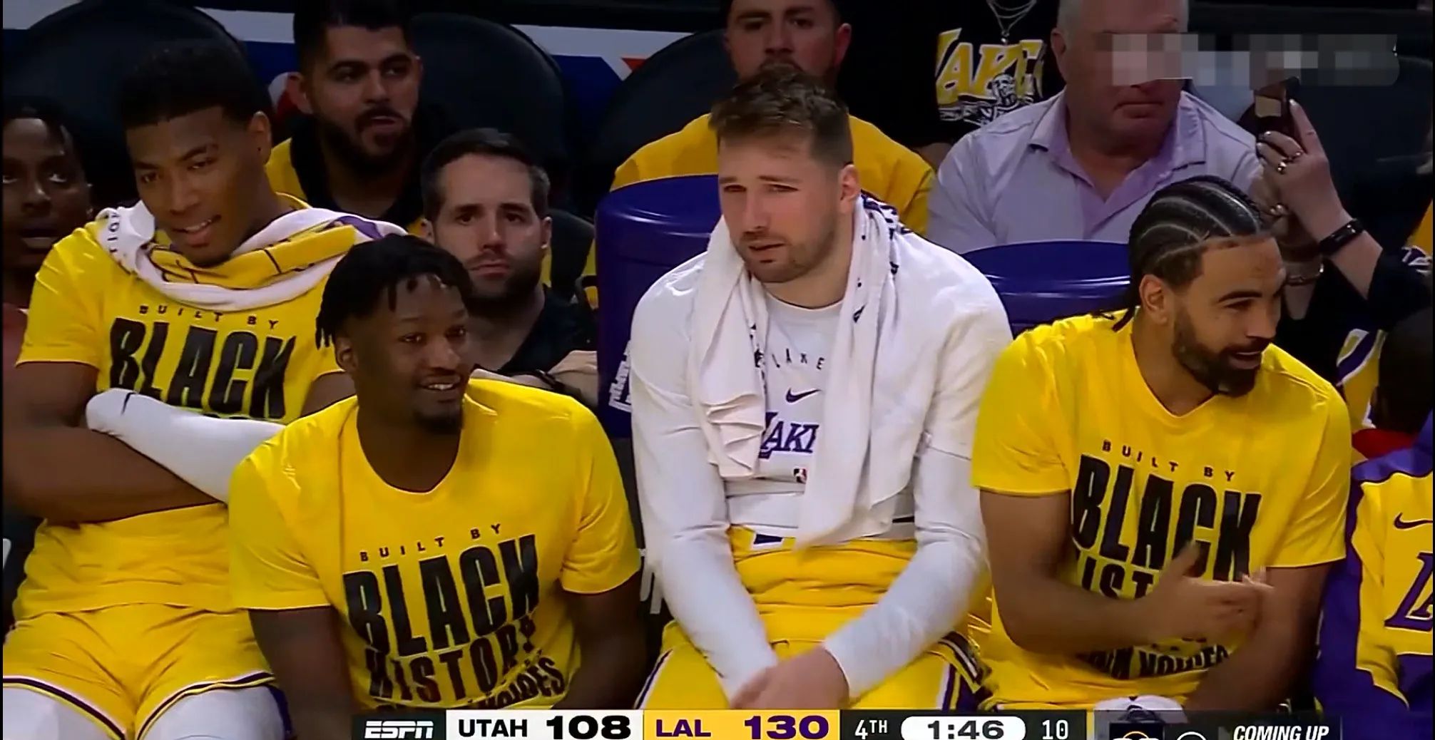 星空体育视频-爵士惊险击败湖人，连胜终结