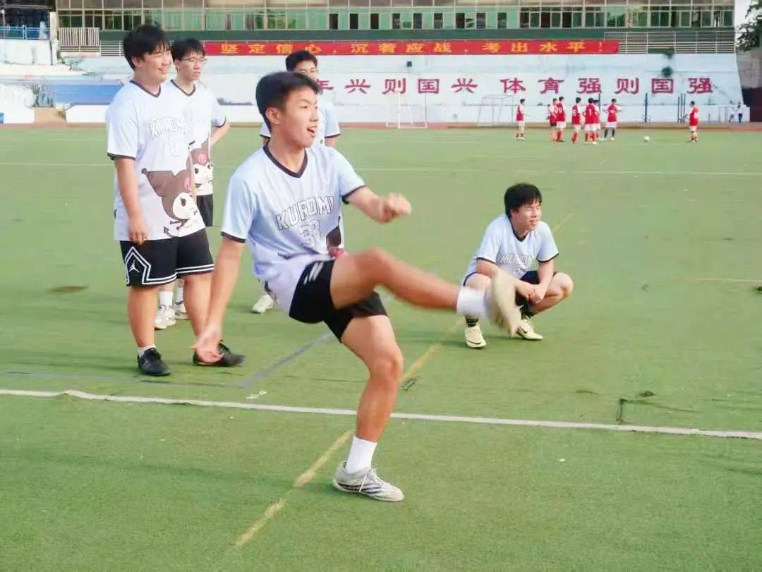 星空体育在线-关于体育赛事集中展开，足球风采引人注目的信息